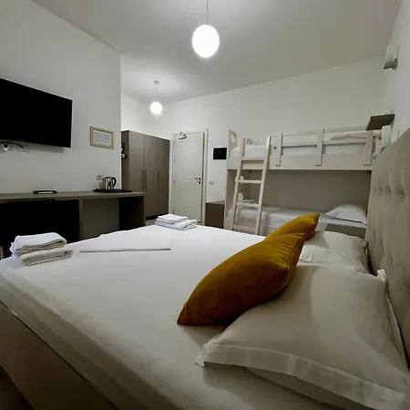 Le Monde 2 Otel