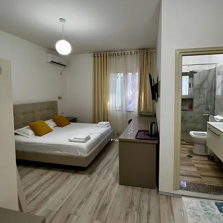 Le Monde 2 Hotel Borsh