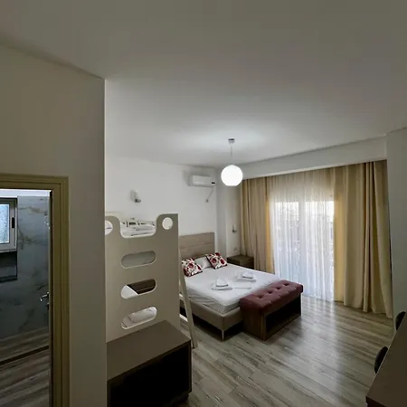 Le Monde 2 Hotel
