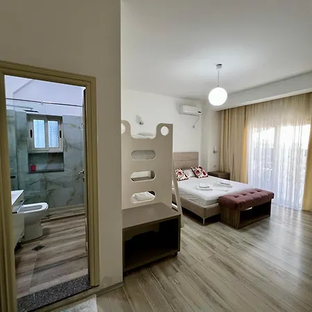 Le Monde 2 Hotel *