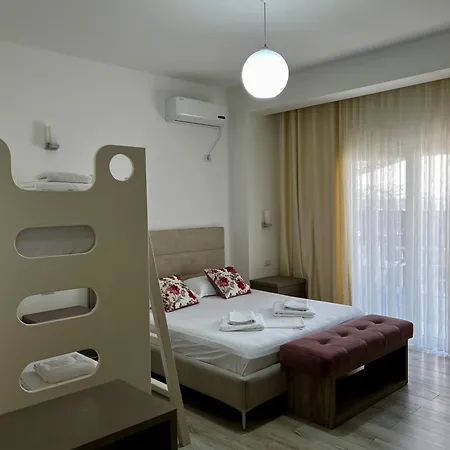 Le Monde 2 Hotel